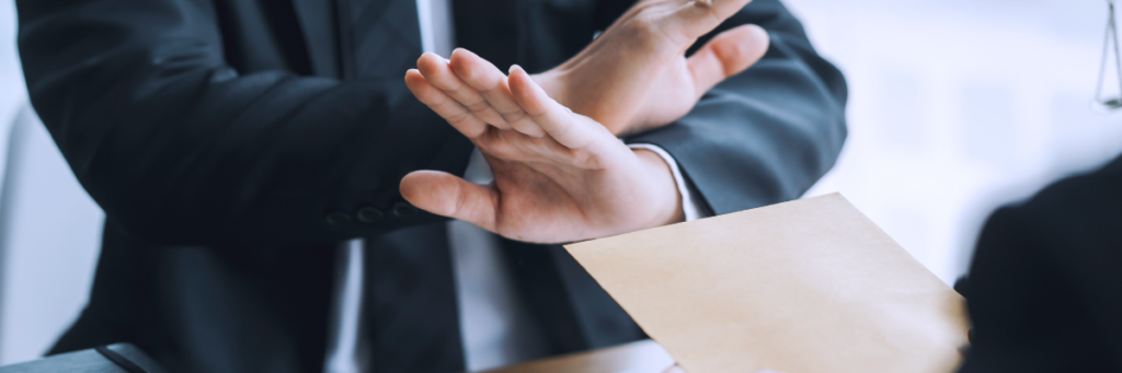 ¿Puede la agencia cobrar los honorarios si hay un incumplimiento en el contrato de arras?