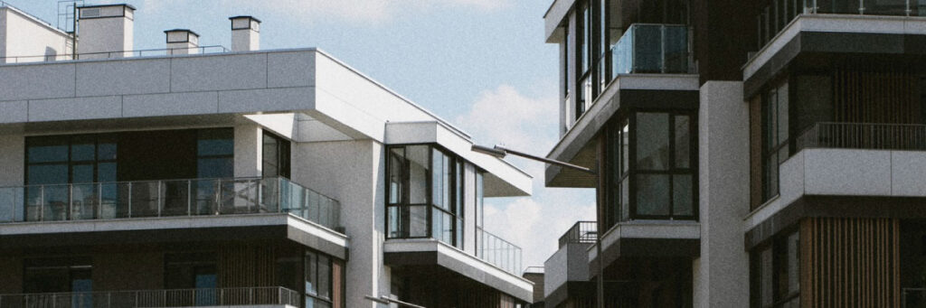 ¿Puede una inmobiliaria obligarte a contratar la hipoteca con su financiera?